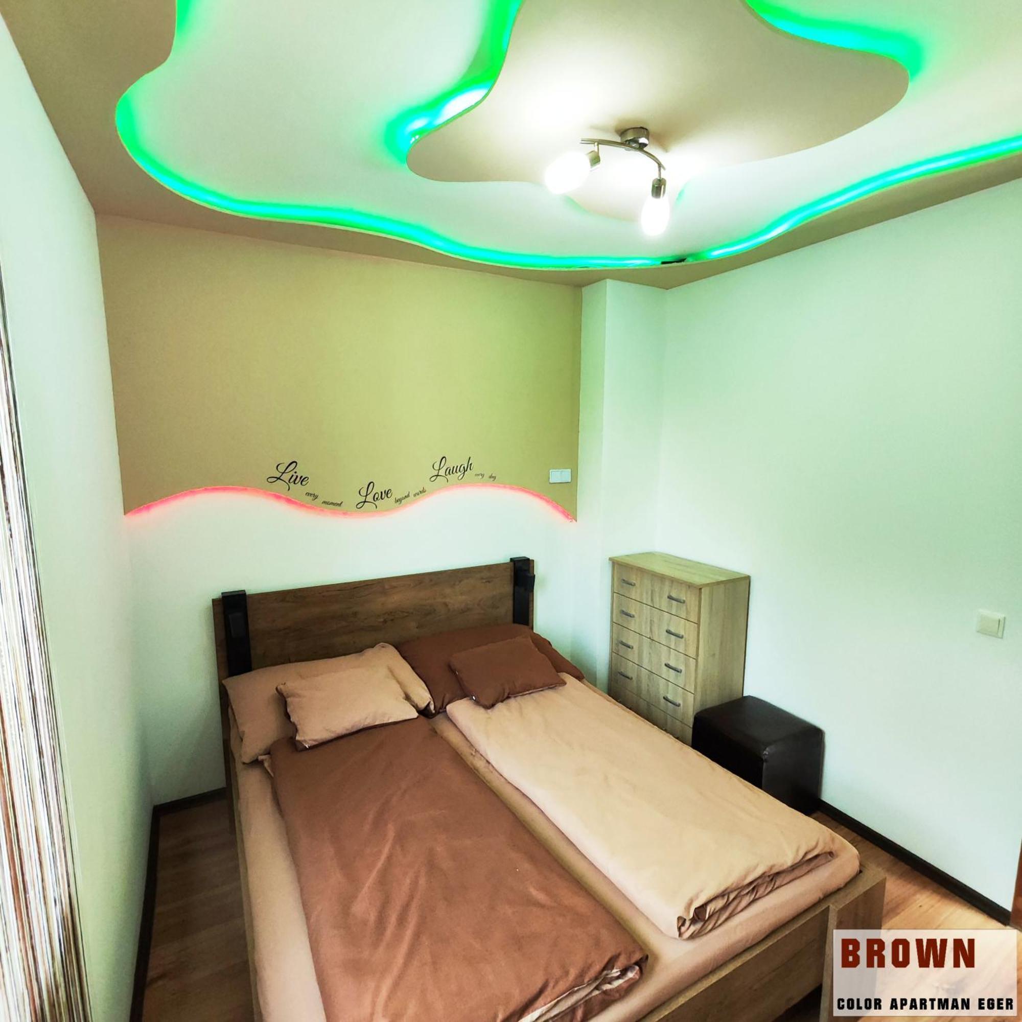Color Apartmanok Eger Kamer foto